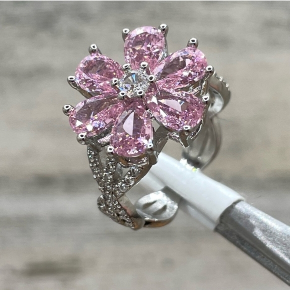 Beautiful Statement Flower Pink White Cubic Zirconia Silver Plated Ring Size 8 - Picture 10 of 12